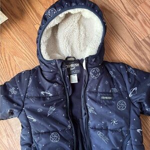 OsH KOSH B,gosh snow suit 12 months 🥒🫐🍓